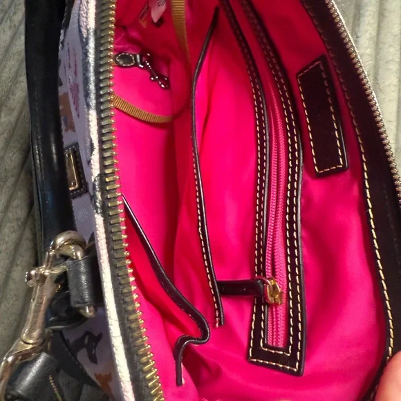 Dooney & Bourke Purse Disney Cats Passholder - Picture 4 of 8